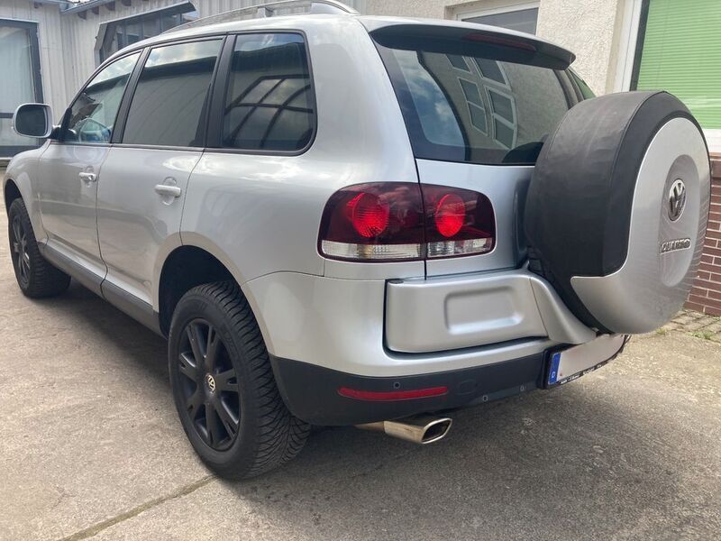 Silber Gebraucht 2010 VW Touareg SUV | 10.990 € (Fairer Preis) - Bild 1/4