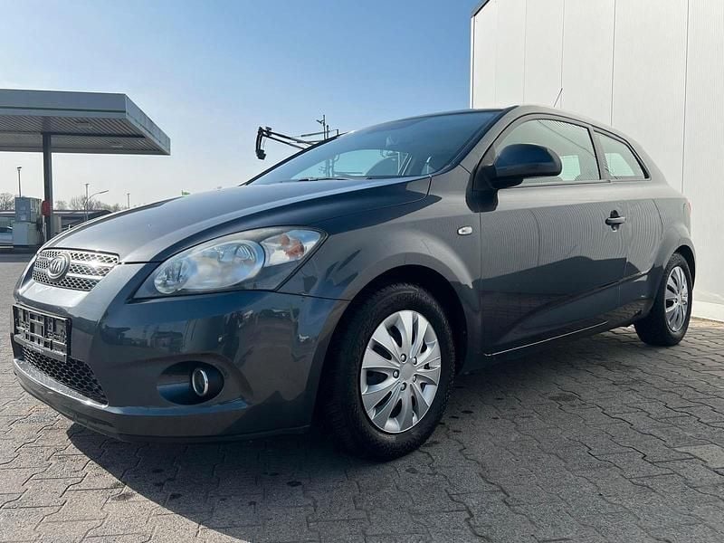 Usata Kia ProCeed 126 CV (92 kW) 2008 Grigio Utilitaria