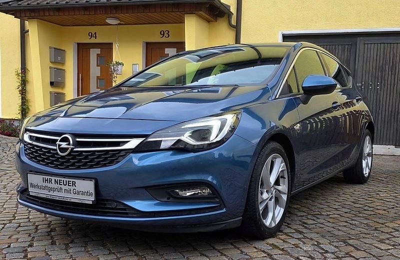 Blau Gebraucht 2016 Opel Astra Innovation Limousine | 9.350 € (Guter Preis) - Bild 1/4