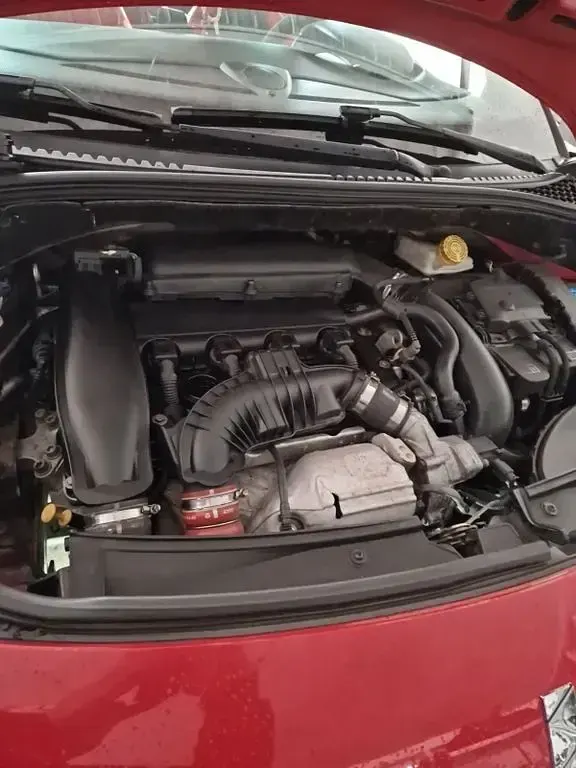 Gebraucht Citroën DS3 Sport Chic 156 PS (114 kW) 2011 Rot Kleinwagen