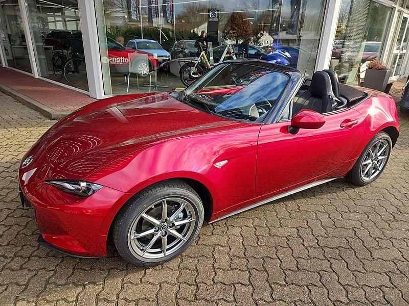 Neu Mazda MX5 Exclusive-Line 132 PS (97 kW) 2025 Soul red crystal m Cabrio