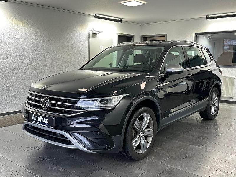 Schwarz Gebraucht 2022 VW Tiguan Allspace Elegance SUV | 25.998 € (Guter Preis) - Bild 1/4