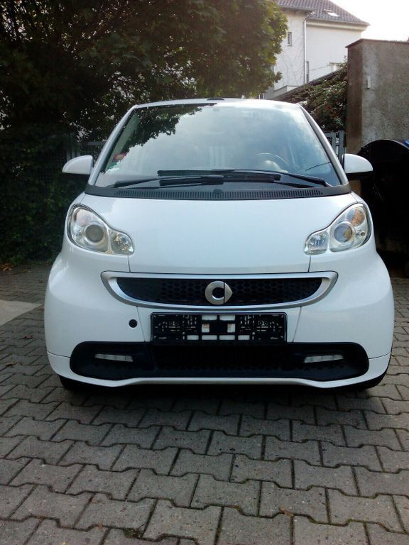 Weiß Gebraucht 2012 Smart ForTwo Cabrio Cabrio | 7.895 € (Etwas zu teuer) - Bild 1/4