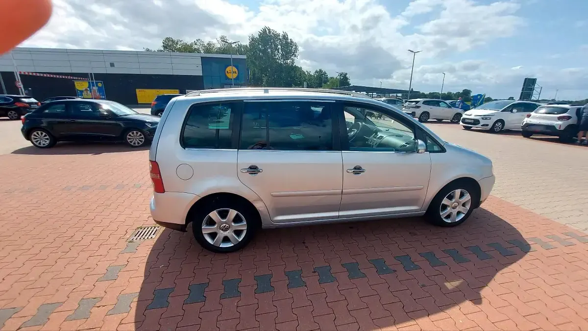 Gebraucht VW Touran 140 PS (102 kW) 2004 Silber Van / Kleinbus