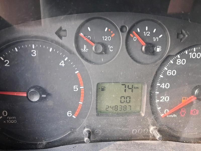 Gebraucht Ford Transit 116 PS (85 kW) 2009 Weiß Van / Kleinbus