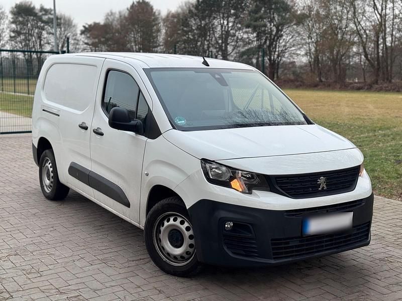 Gebraucht Peugeot Partner 131 PS (96 kW) 2019 Weiß Van / Kleinbus