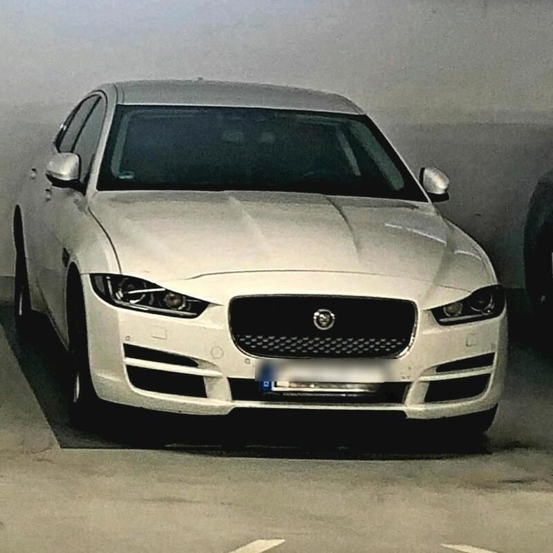 Weiß Gebraucht 2017 Jaguar XE Limousine | 15.000 € (Fairer Preis) - Bild 1/1