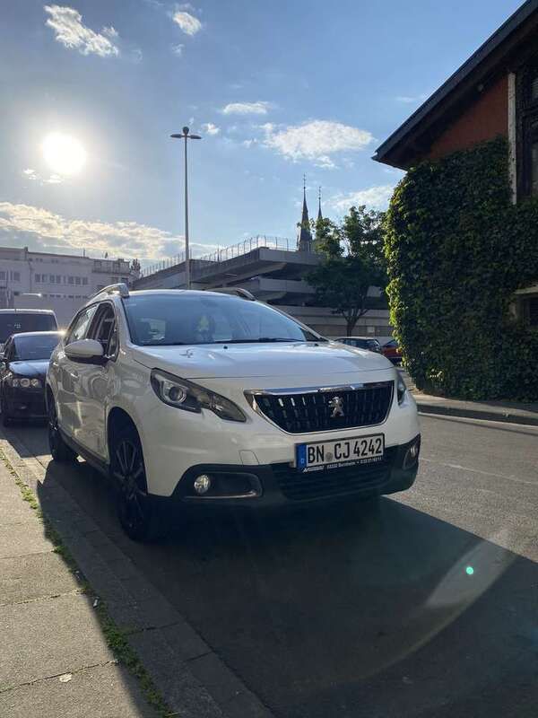 Weiß Gebraucht 2017 Peugeot 2008 Access SUV | 9.500 € (Fairer Preis) - Bild 1/4