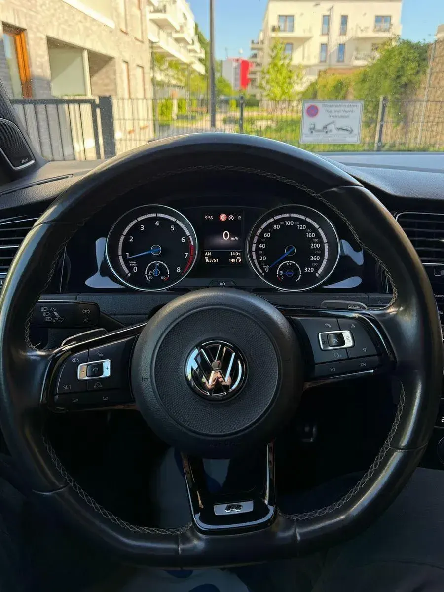 Second-hand VW Golf VII R 310 CP (228 kW) 2018 Albastru Berlinǎ