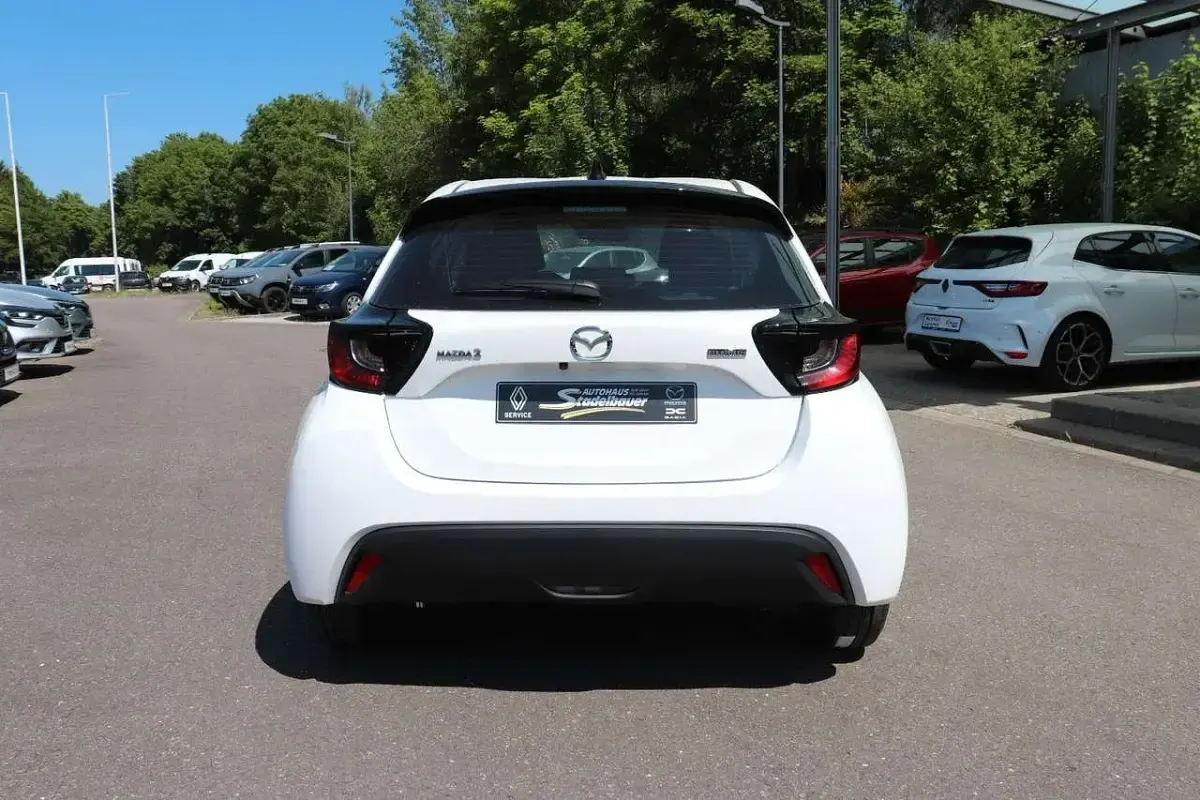 Neu Mazda 2 Center-Line 92 PS (67 kW) 2026 Lunar white Kleinwagen
