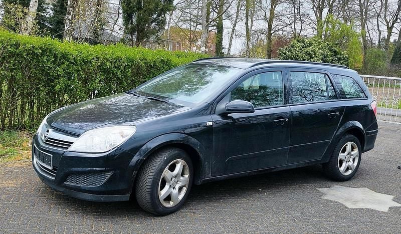 Usata Opel Astra 110 CV (80 kW) 2008 Nero Station wagon