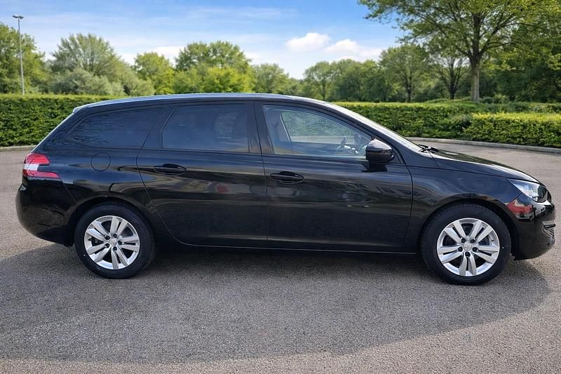 Gebraucht Peugeot 308 131 PS (96 kW) 2017 Schwarz Kombi