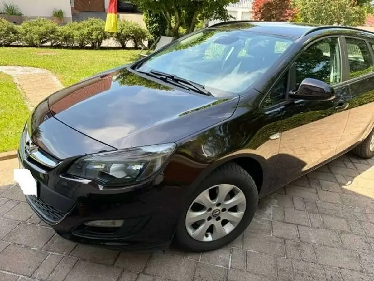 Gebraucht Opel Astra Edition 110 PS (80 kW) 2015 Bronze Kombi