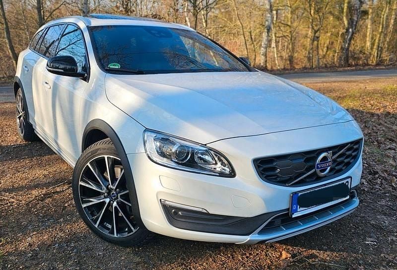Gebraucht Volvo V60 CC Performance 220 PS (161 kW) 2017 Weiß Kombi