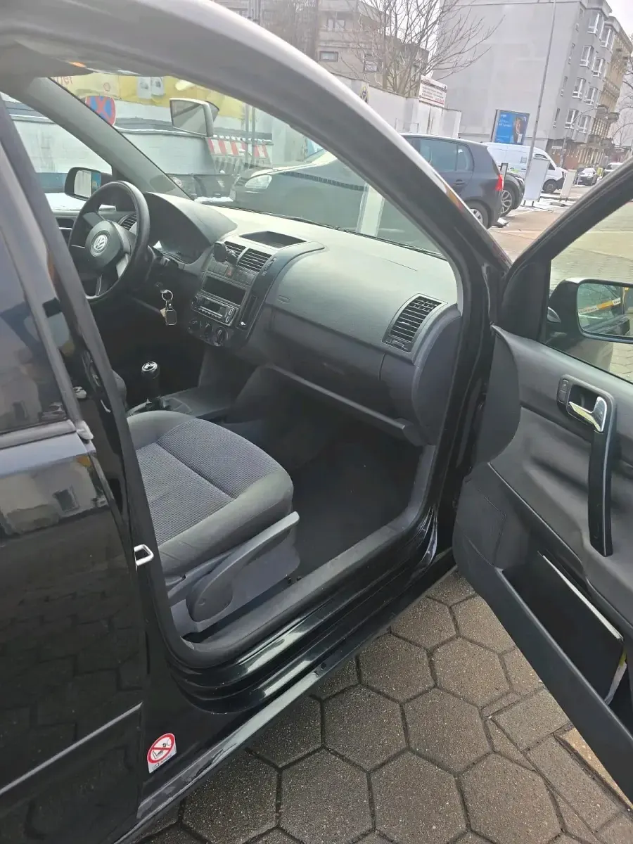 Gebraucht VW Polo 64 PS (47 kW) 2003 Schwarz Kleinwagen
