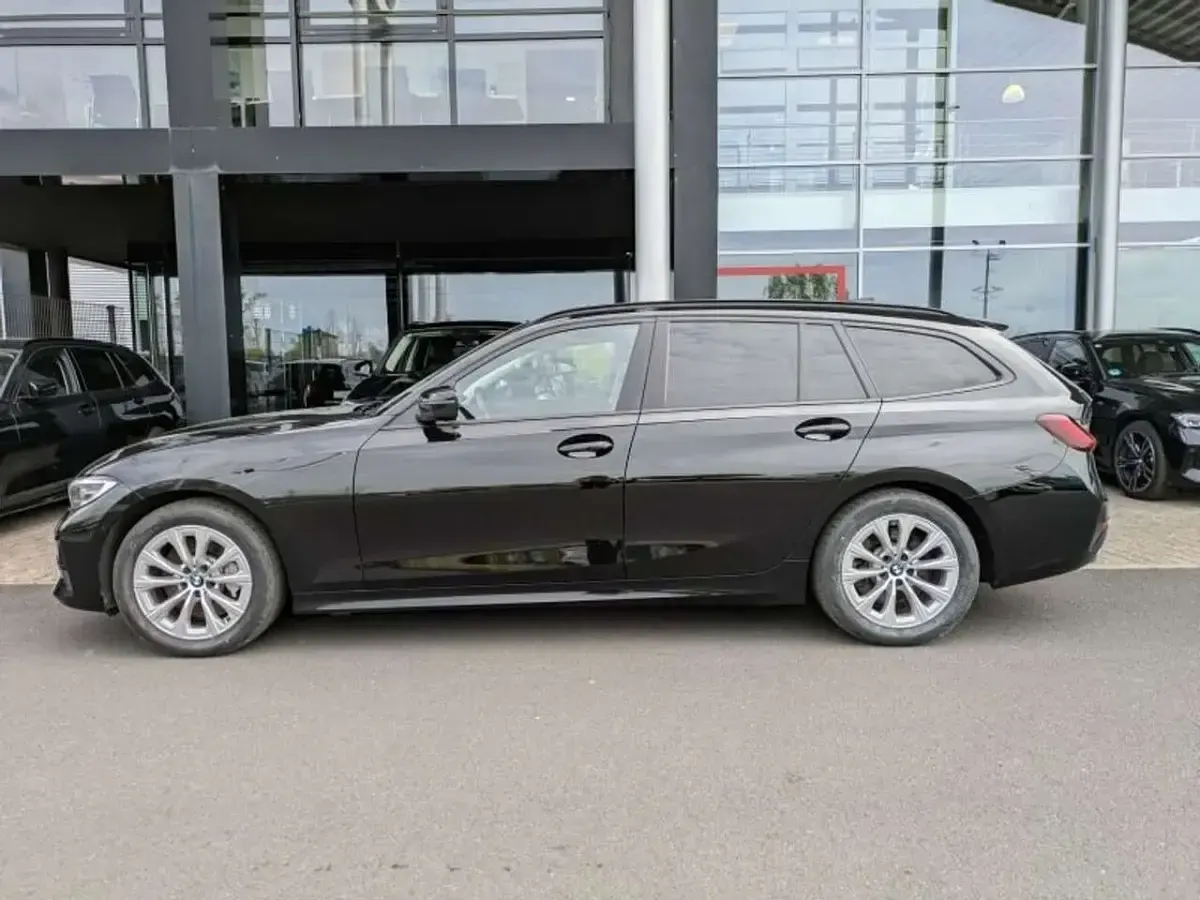 Brugt BMW 330 Advantage 286 HK (210 kW) 2022 Sort Stationcar