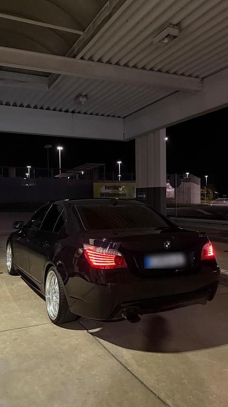 Gebraucht BMW 520 Shadowline 177 PS (130 kW) 2009 Schwarz Limousine