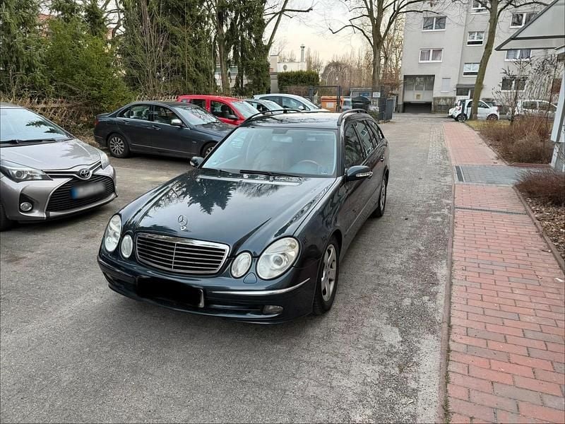 Gebraucht Mercedes E280 Avantgarde 177 PS (130 kW) 2005 Schwarz Kombi