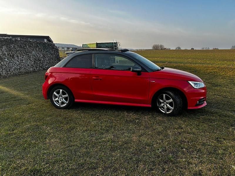 Gebraucht Audi A1 Sport 95 PS (69 kW) 2016 Rot Kleinwagen