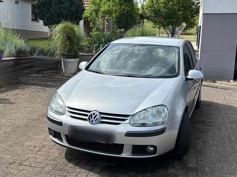 Silber Gebraucht 2005 VW Golf IV Limousine | 1.000 € (Superpreis) - Bild 1/4