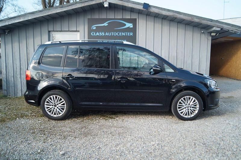 Gebraucht VW Touran Cup 140 PS (102 kW) 2014 Schwarz Van / Kleinbus
