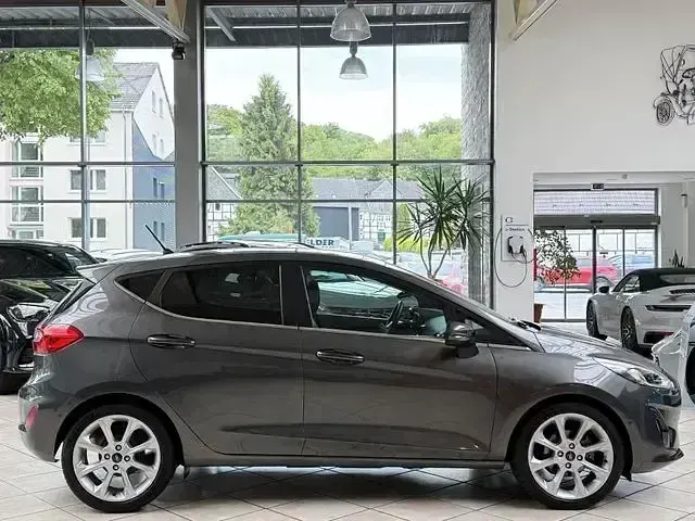 Gebraucht Ford Fiesta Titanium 101 PS (74 kW) 2017 Magneticgrau metallic Kleinwagen