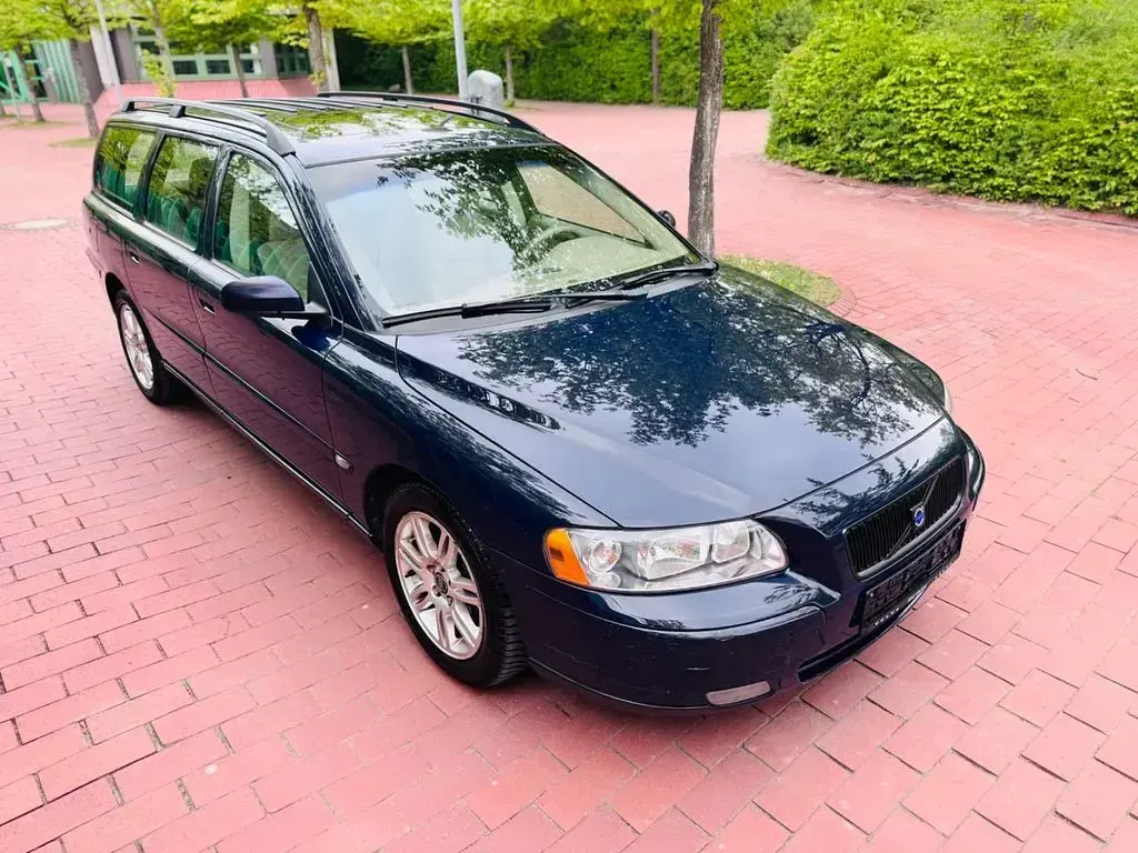 Używany Volvo V70 185 KM (136 kW) 2006 Niebieski Kombi