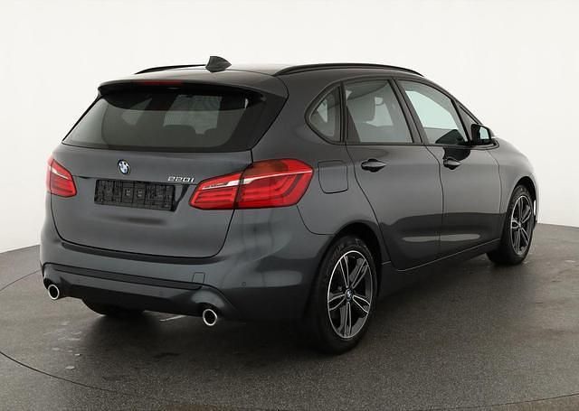 Mineralgrau metallic mineralgrau metallic Gebraucht 2019 BMW 220 Sport Line Kombi | 22.471 € (Fairer Preis) - Bild 1/4