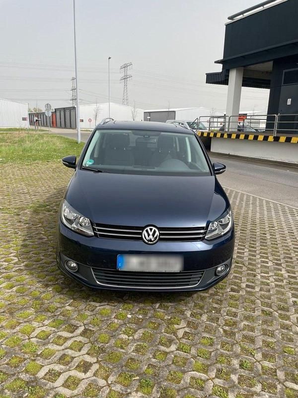 Blau Gebraucht 2014 VW Touran Van / Kleinbus | 8.900 € (Fairer Preis) - Bild 1/4