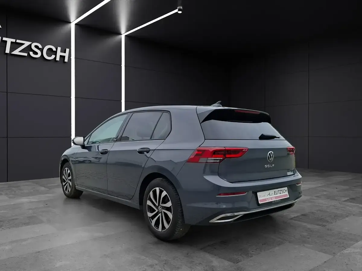 Gebraucht VW Golf VIII Active 150 PS (110 kW) 2023 Grau Limousine