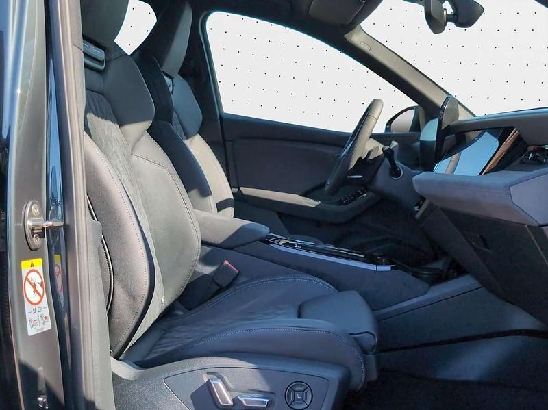 Neu Audi Q6 e-tron Performance 225 kW (306 PS) 2026 Manhattangrau metallic SUV