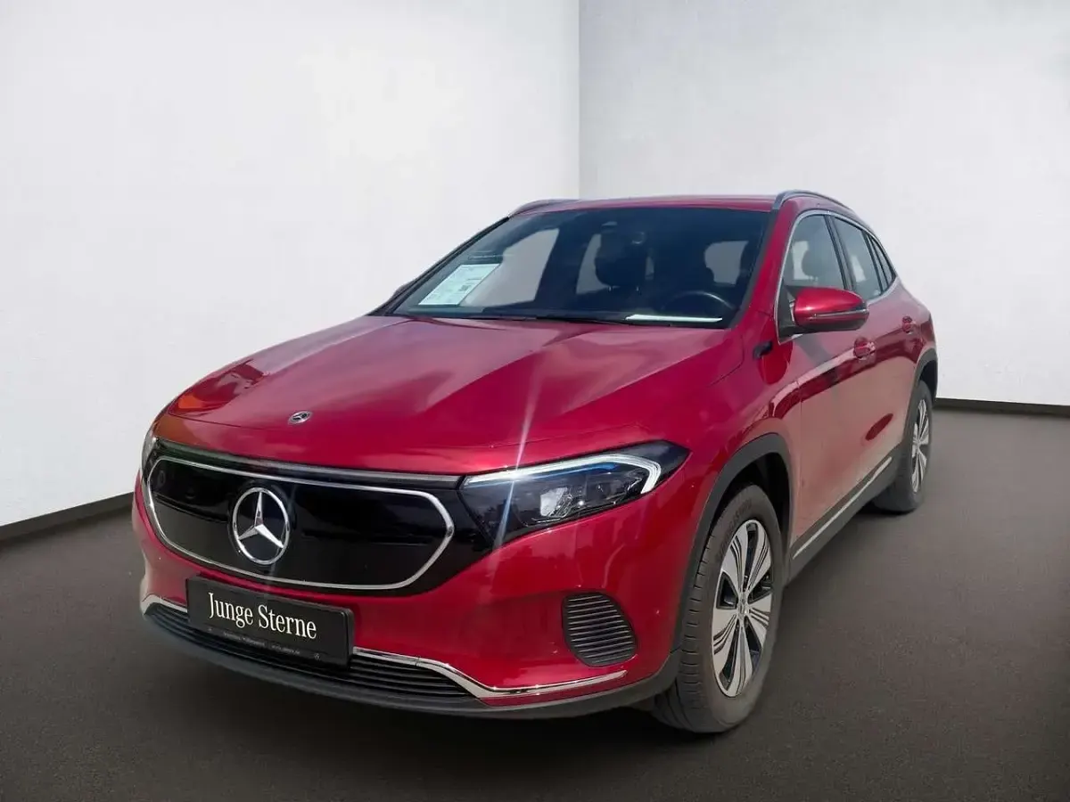 Gebraucht Mercedes EQA250+ Progressive 139 kW (190 PS) 2022 Rot SUV
