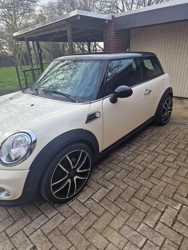 Gebraucht Mini Cooper 122 PS (89 kW) 2013 Weiß Kleinwagen