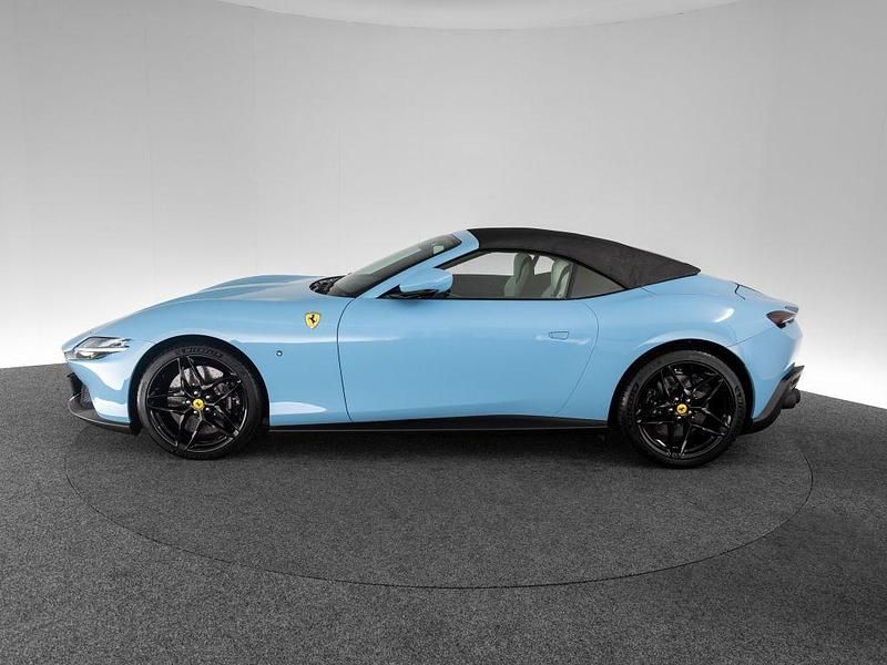 Gebraucht Ferrari Roma 620 PS (456 kW) 2024 Azzurro la plata Cabrio