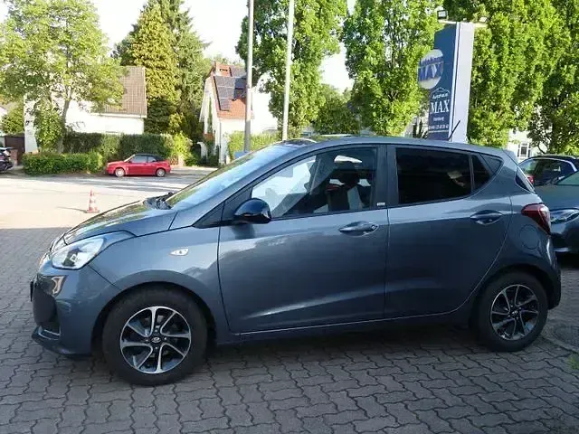 Gebraucht Hyundai i10 YES! 67 PS (49 kW) 2019 Grau Kleinwagen