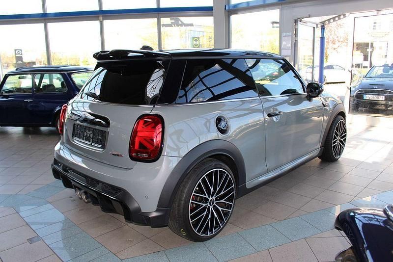 Gebraucht Mini John Cooper Works 231 PS (169 kW) 2021 Moonwalk grey (metallic) Kleinwagen
