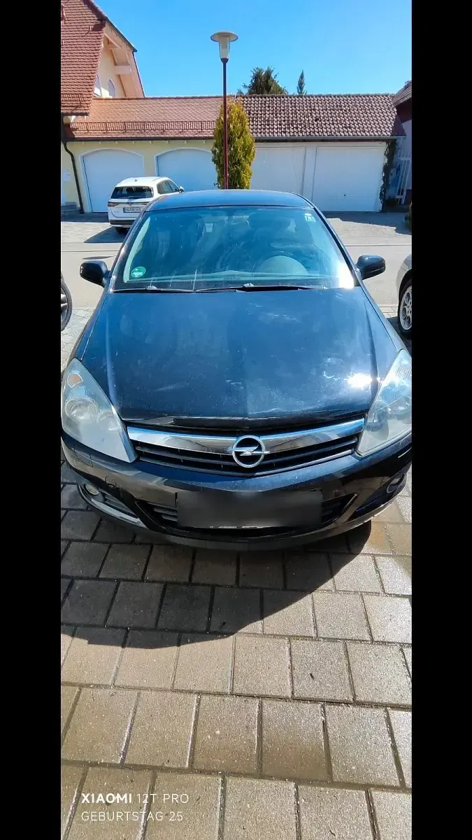 Second-hand Opel Astra 105 CP (77 kW) 2006 Negru Coupe