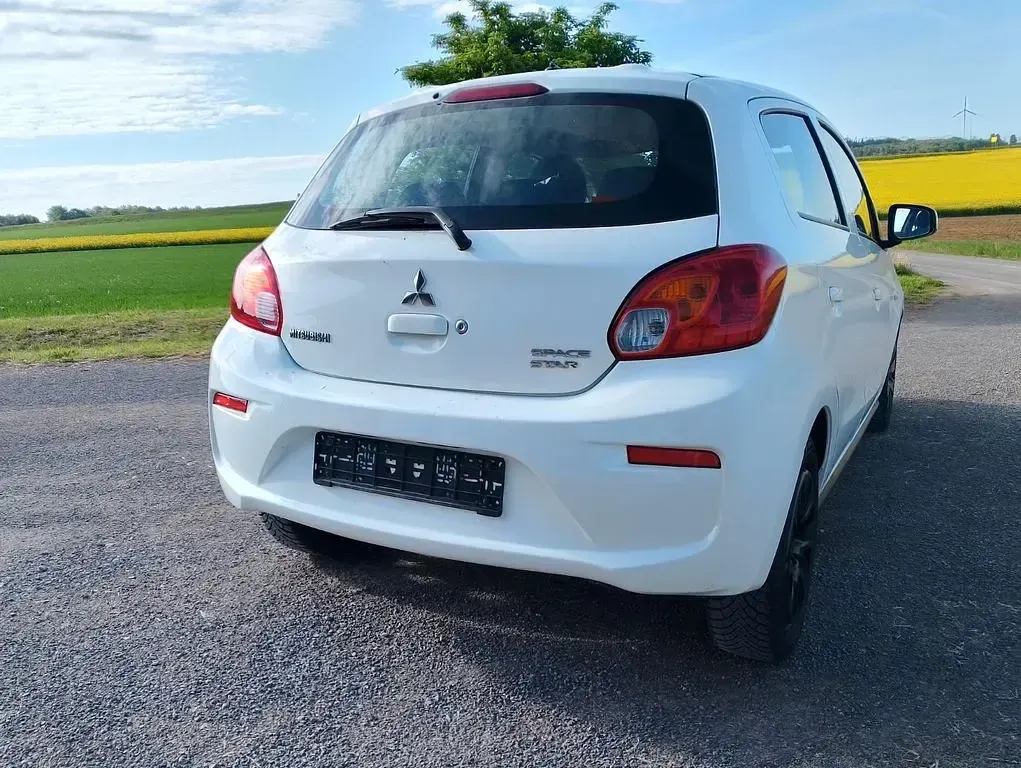 Gebraucht Mitsubishi Space Star 71 PS (52 kW) 2019 Weiß Kleinwagen