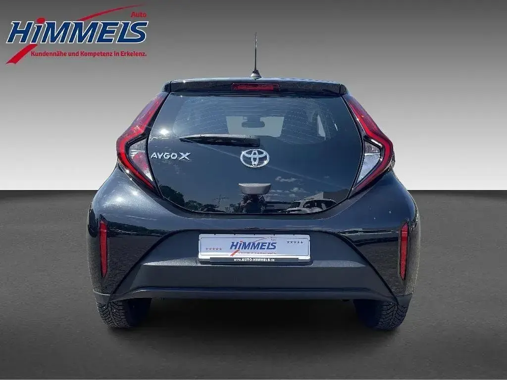 Gebraucht Toyota Aygo X Basis 72 PS (52 kW) 2022 Mysticschwarz mica metallic SUV