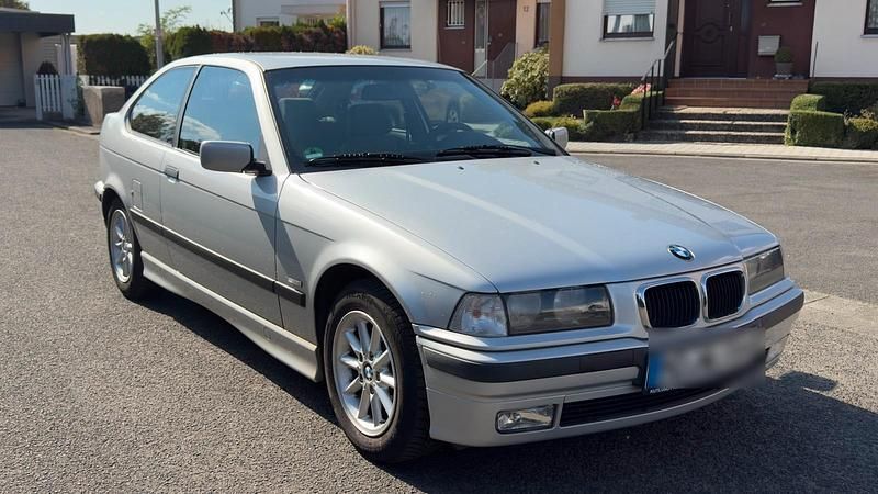 Silber Gebraucht 2000 BMW 316 Compact Kleinwagen | 2.000 € (Fairer Preis) - Bild 1/4