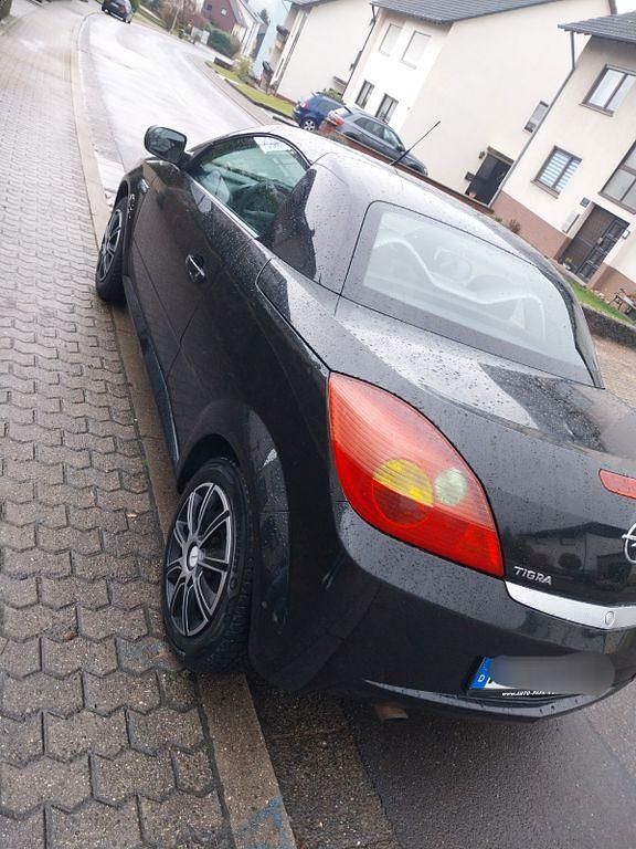 Gebraucht Opel Tigra 90 PS (66 kW) 2008 Schwarz Cabrio