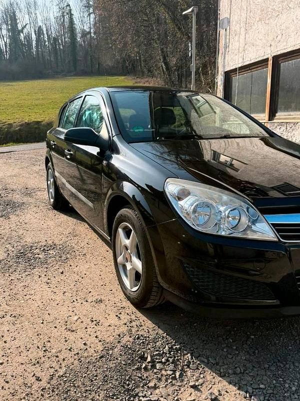 Second-hand Opel Astra 90 CP (66 kW) 2009 Negru Berlinǎ