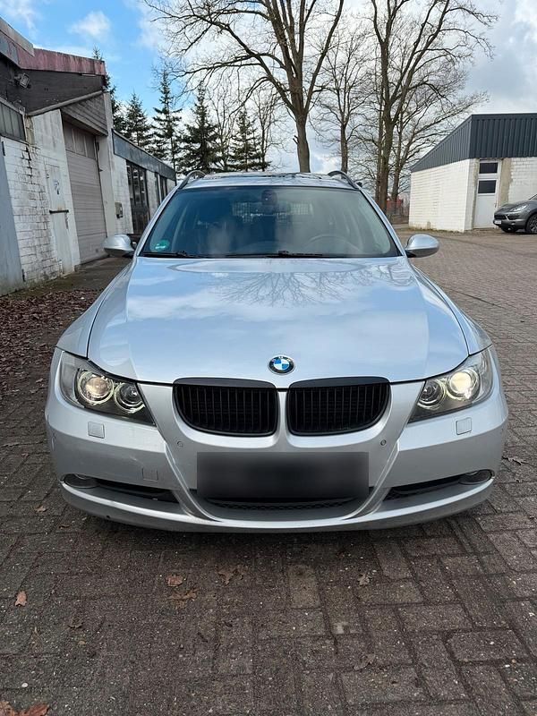 Gebraucht BMW 320 177 PS (130 kW) 2008 Silber Kombi