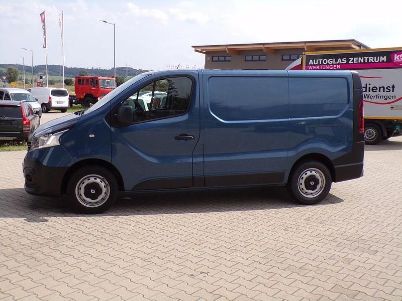 Gebraucht Renault Trafic Komfort 95 PS (69 kW) 2018 Blau Van / Kleinbus