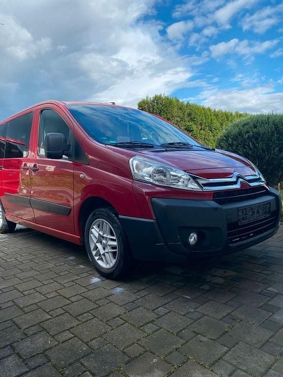 Rot Gebraucht 2012 Citroën Jumpy Van / Kleinbus | 6.100 € (Guter Preis) - Bild 1/4