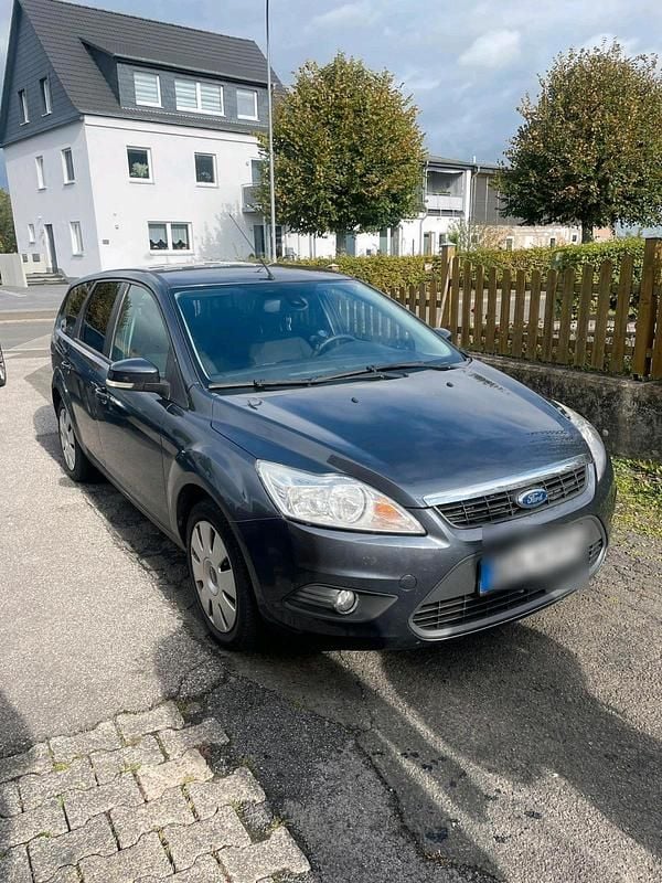 Grau Gebraucht 2009 Ford Focus Kombi | 750 € (Superpreis) - Bild 1/4
