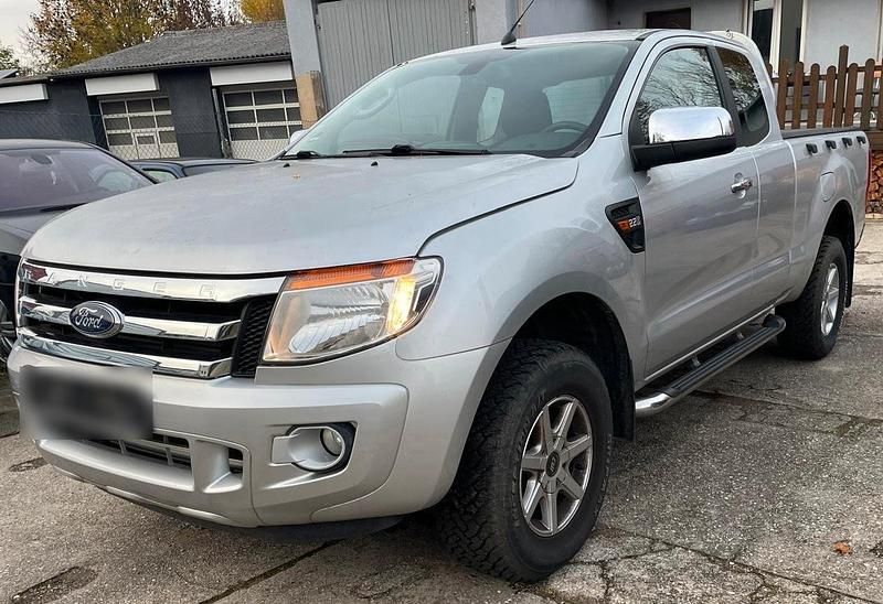 Gebraucht Ford Ranger XLT 150 PS (110 kW) 2013 Silber Pickup