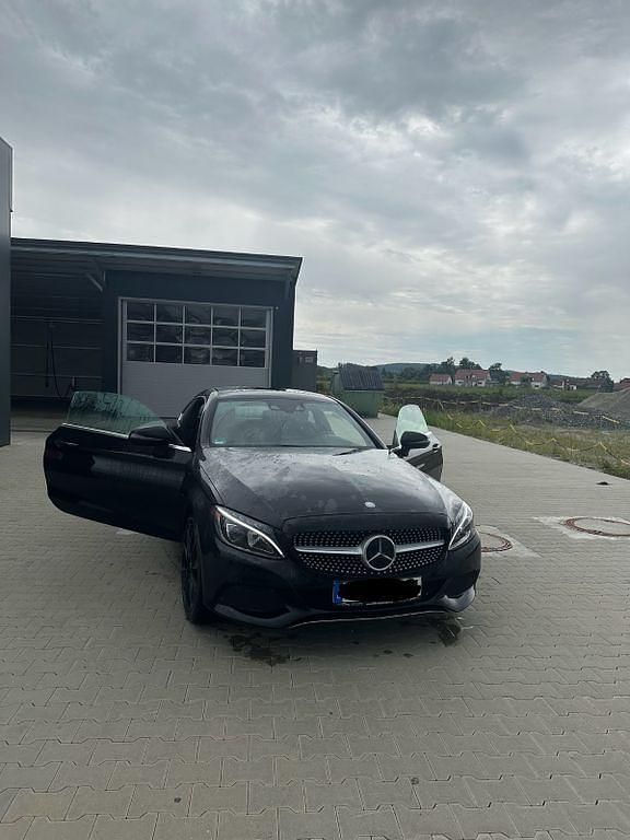 Schwarz Gebraucht 2016 Mercedes C180 Edition 1 Coupé | 24.500 € (Teuer) - Bild 1/4