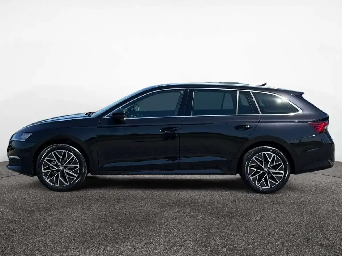 Neu Skoda Octavia Selection 150 PS (110 kW) 2026 Schwarzmagic perleffekt Kombi
