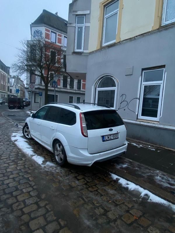 Gebraucht Ford Focus 200 PS (147 kW) 2009 Weiß Kombi